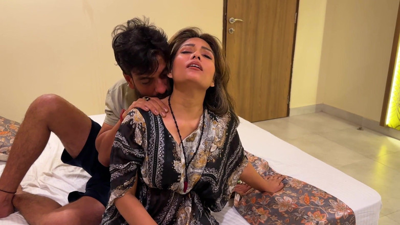 Zoyarat hore ultra: The Mistress Said to the Servant, Press My Head