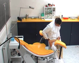 Rubber & Clinic Studio - 1ATOYS: 자지를 빨고 따먹기