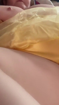 Prințesa dolofană Belle futută cu mașina