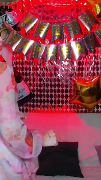 Liếm đồng tính nữ có hương vị: Tôi bôi mật ong lên âm hộ chặt chẽ của cô ấy