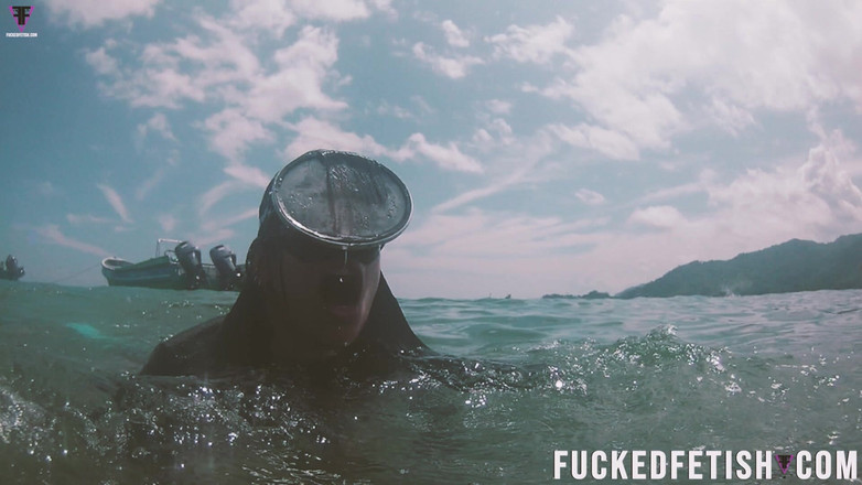 Fucked fetish: Buceo gratis con aletas bajo mar abierto sexy diosa latina