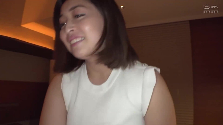 Raptor Inc: Internet aansluiting: een vrouw met grote tieten, geschoren poesje wrijven...