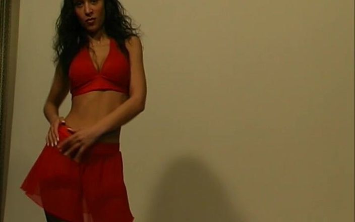 Slutty teens: Le premier casting de Noemi avec une adolescente qui masturbe...