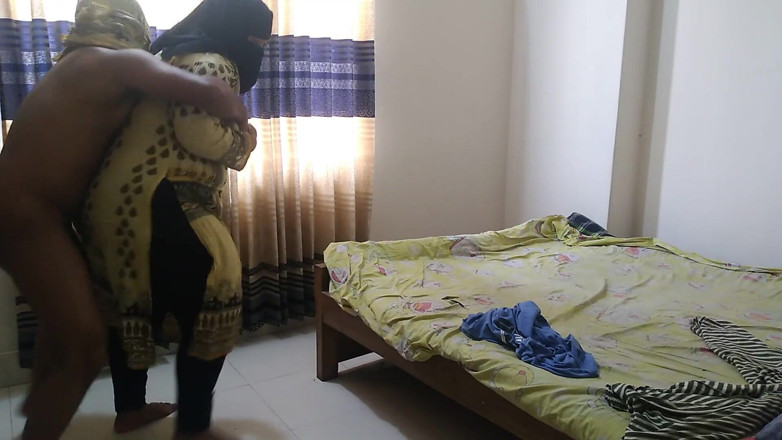 Aria Mia: Fremder betritt bBW tante zimmer und versucht, ihre aber heiße...