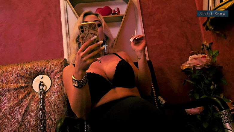 Strict Senz: Sheela Sinner Palenie Plucie I Upokorzenie Popielniczki Ludzkiej