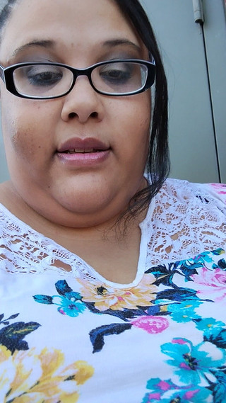 Jessica pigslut: Mostrando meus peitos ao ar livre!