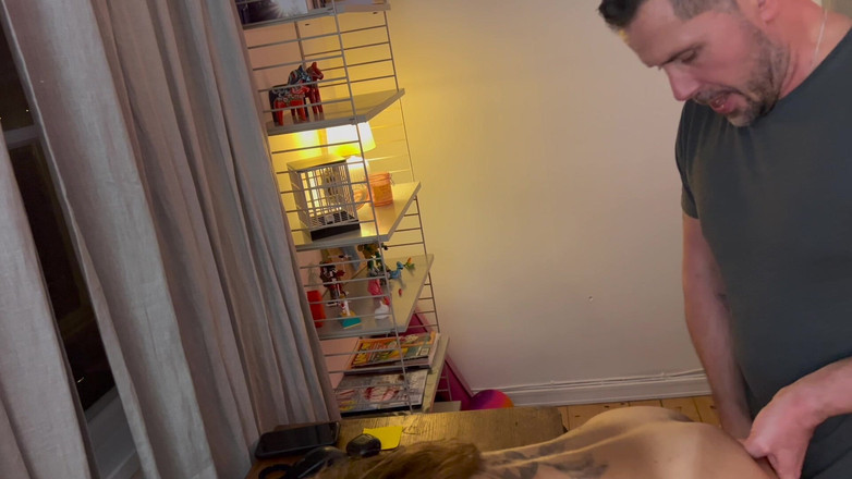 LoveAndRopes: 집에서 일하는 거유 마누라