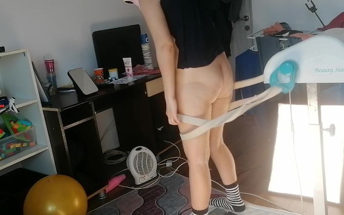 Amateur_MS: Amateur doet naakte yoga, harig poesje, grote kont, grote tieten....