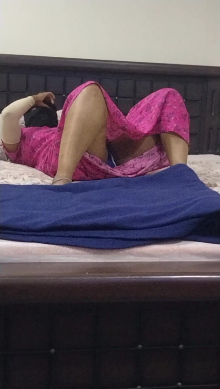 Tamil lesbian: Příprava na službu videohovorů