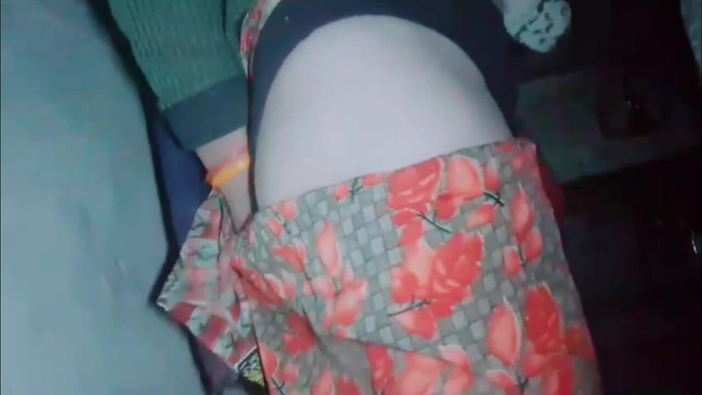 TricolorMusic3: हॉट Lavanya सब्जियों से अपनी वासना को संतुष्ट करने की कोशिश कर रही है, लेकिन जैसे ही मैं थोड़ा उत्साहित हो जाती हूं, मैं अपनी पैंटी बाहर निकालती हूं