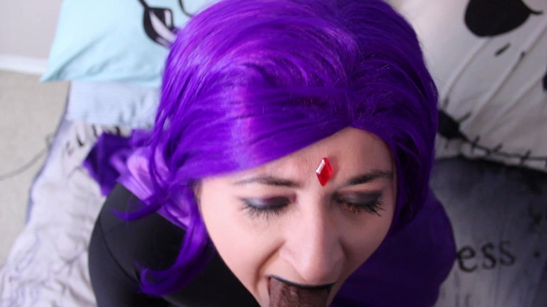 VickyVixen: Raven saje šťavnatého ptáka