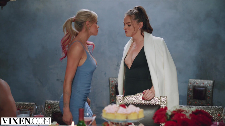 Vixen: Vixen tori black 在有史以来拍摄的最伟大的群交派对中