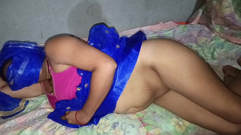 Savita5343: Devar Ne Mujhe Kapde Schimba Karte Huwe Dekh Liya sau...