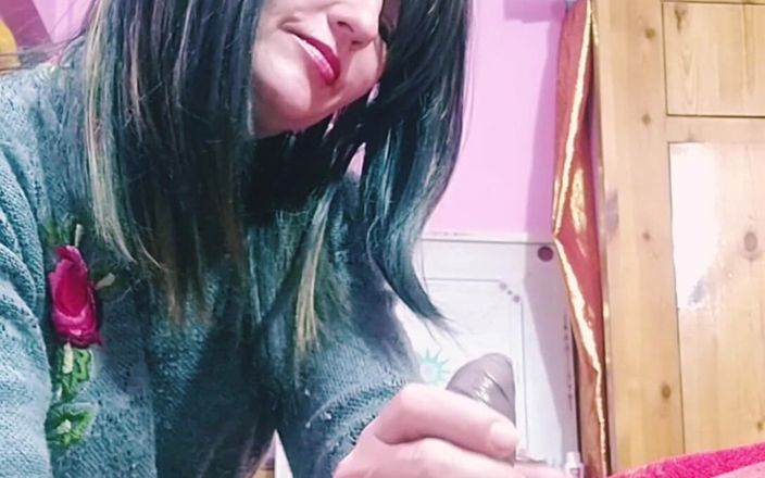 Bolly Karma: Vášnivý sex s dokonalým sáním vede k obrovské velikosti ptáka