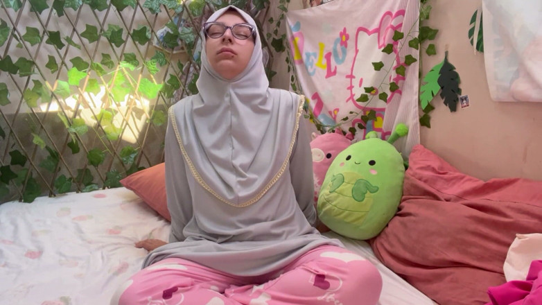 lanalovacutie: Yoga-in-hijab-giorno-17
