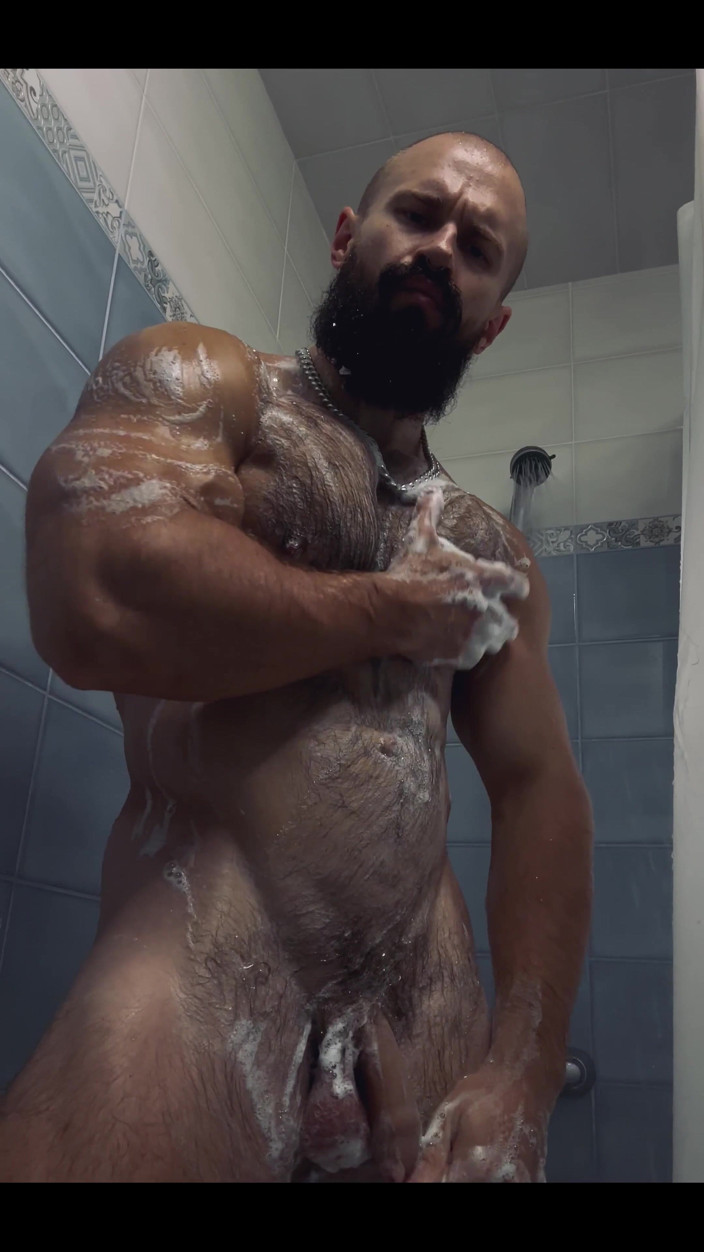 Mister Stone: Harika kalmak için eski spice duş jeli kullanıyorum