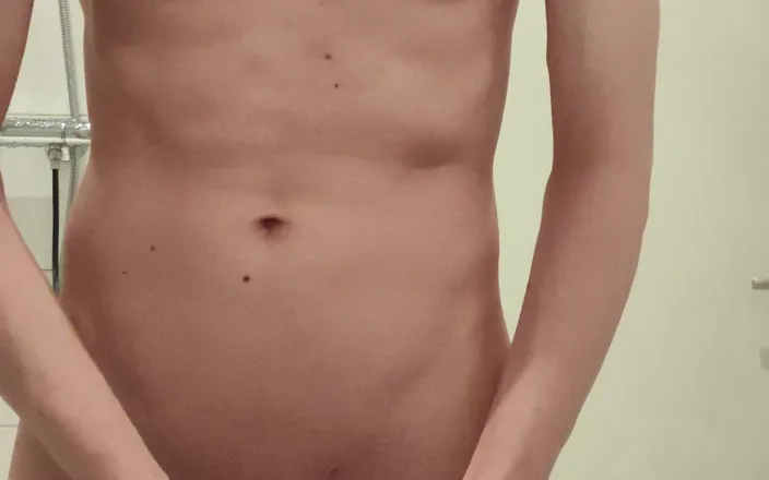 Wrigglesss: Bouncing My Dick Around and Jerking off Till I Cum