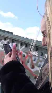 Cercetașă germană - primul sex anal pentru drăguța Emma Diamond la audiție în Berlin