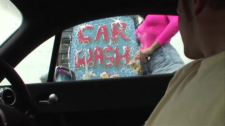 Darkko: MILF beefy dikongkek dari belakang