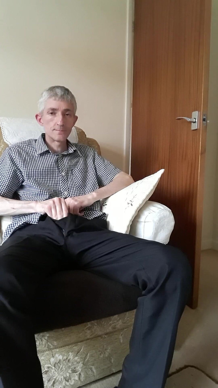 James Dirty Boy: Masturbacja na kanapie