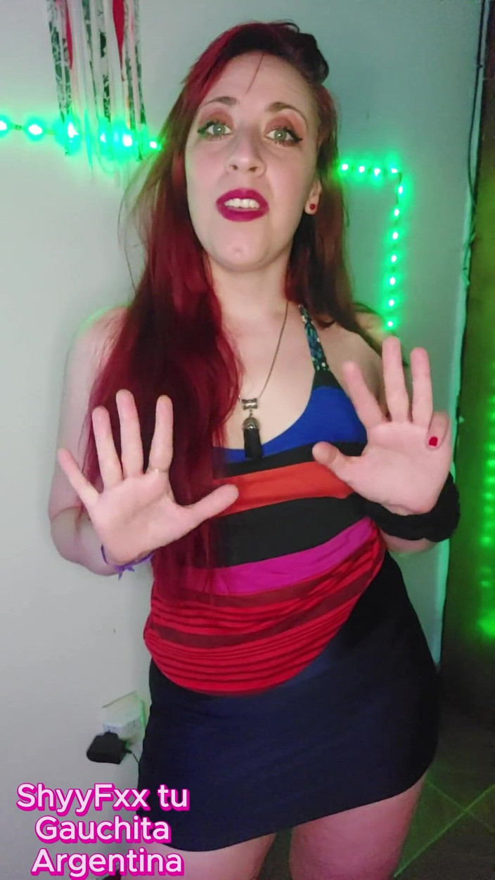 Tu Gauchita Argentina: Shyyfxx din kollega hittar dig onanerar din korta kuk! JOI...