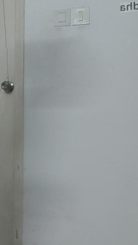 ボールを砕くBDSM うめき声 泣き 傷ついた睾丸 チンコ