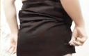 Ladyboy Kitty: Симпатичный сексуальный горячий ледибой в короткой юбке в нейлоновых чулках,шмель