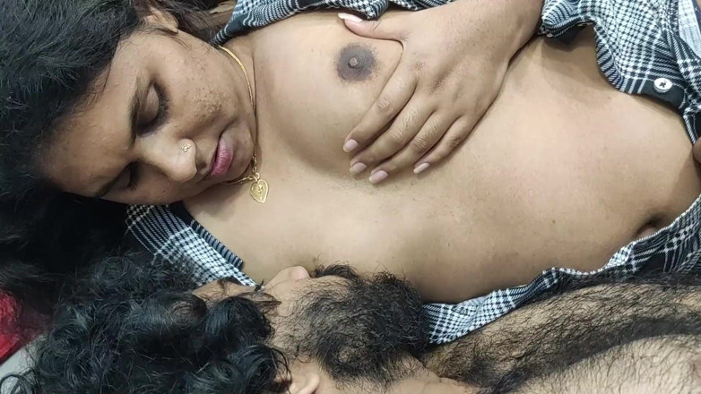 Vaigavarun45: Shirt Open and Hot Boobs Suck, Mallu Couple Hot Boobs...