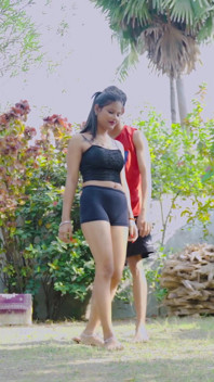 Desi učitelka jógy měla sex s 18+ let, sexy studentem venku (celý hindský audio film)