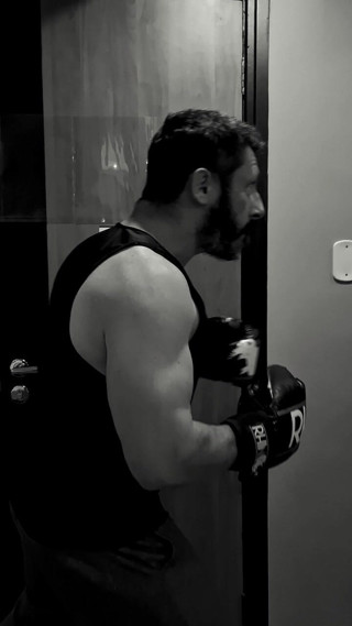Gouine Wrestling: Muscle Fighting