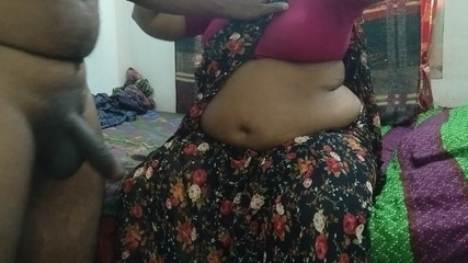 Santhi89: Tante seksi tamil dengan toket besar lagi asik ngentot hot...