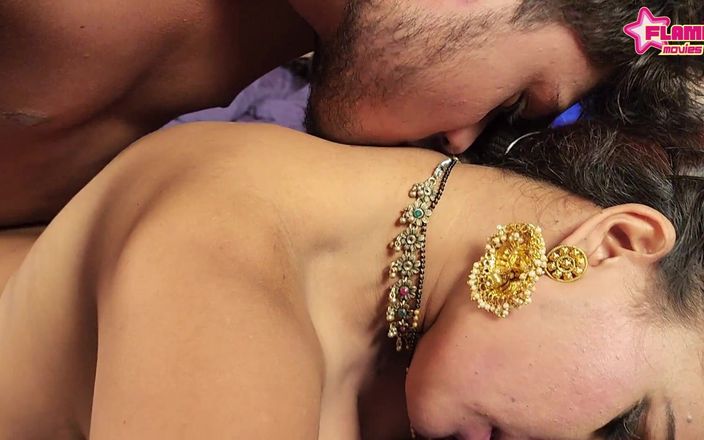 Flame Movies: Prsatá mléčná Bhabhi si užila hardcore sex se svým devarem