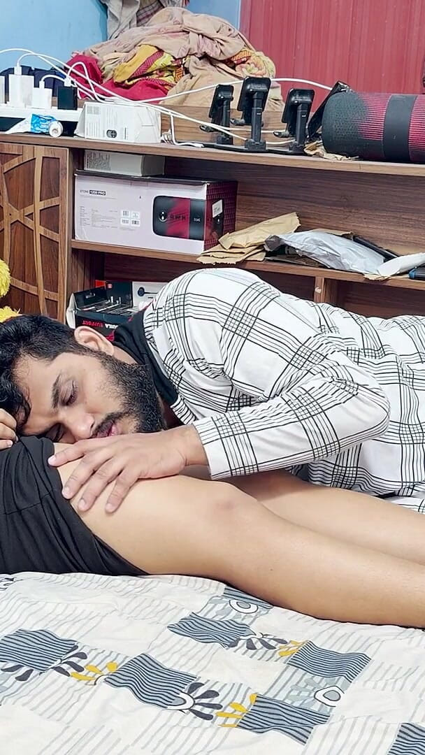 Vaishnavysharunraj: Malayali chefe menina pés massagem por garoto equipe