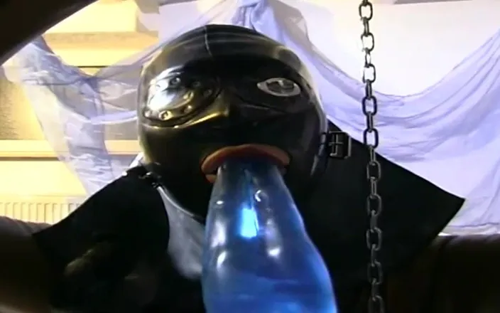 Absolute BDSM films - The original: Dominating mouth fetish in masked
