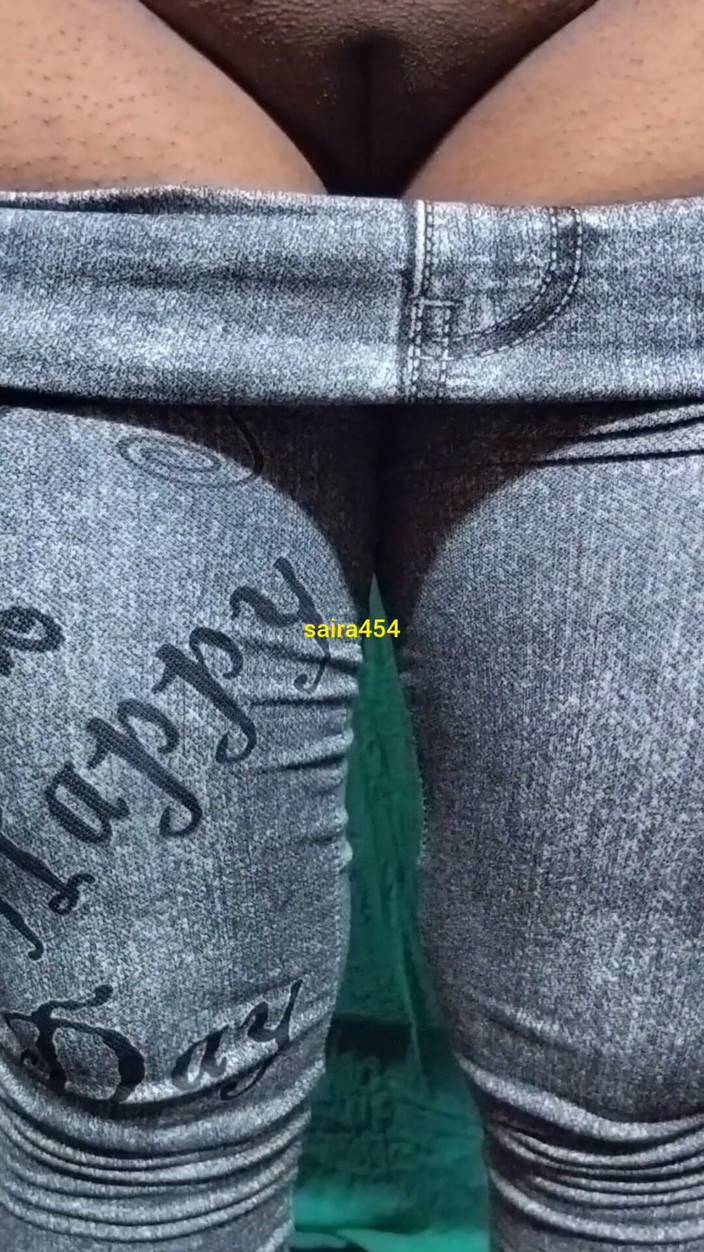 saira454: 인도 핫한 아름다운 이복 누이 완벽한 몸과 보지 쇼 힌디어 음성으로 집에서 만든 섹시한 비디오