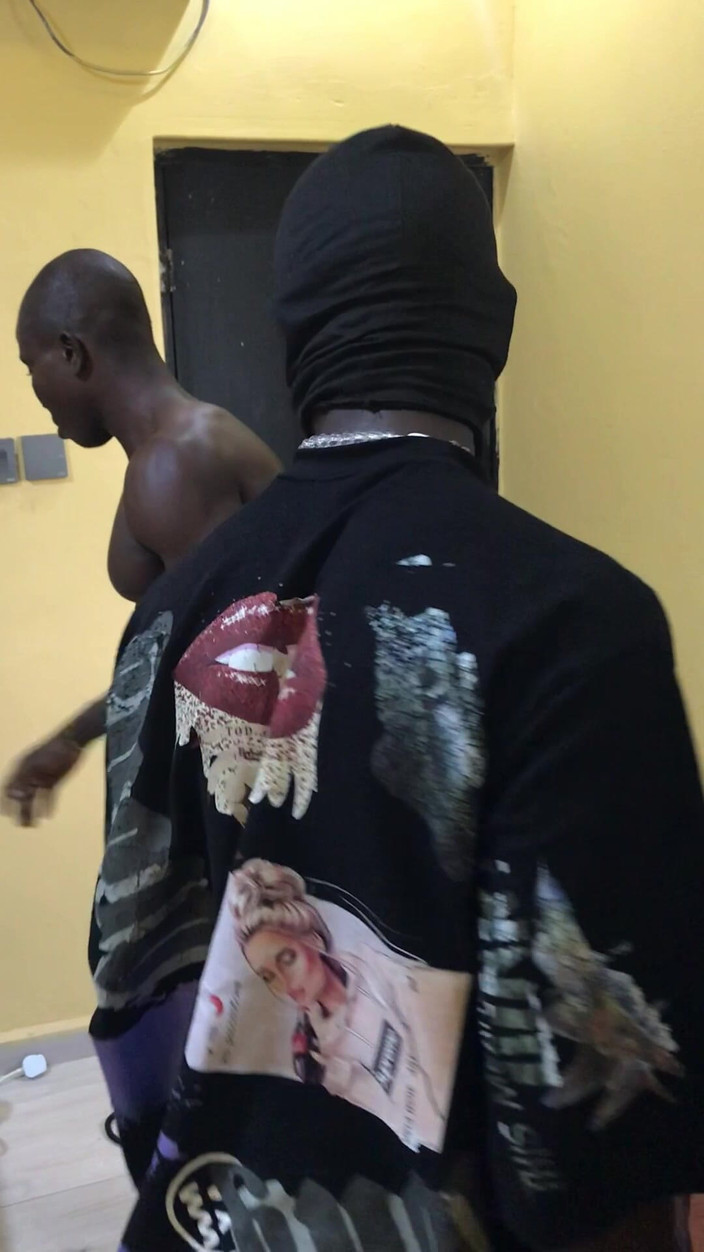 The dan: Temizlikçimi ön verandada siktim bölüm 1