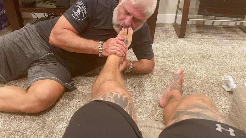 MasculineJason - Jason Collins: Nožní otrok uctívá moje nohy!