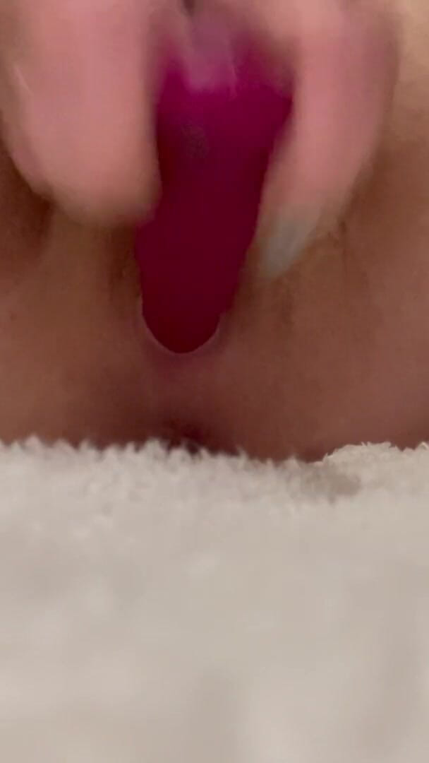 Love_Dickson: Bathroom Play with Vibrator to Orgasm
