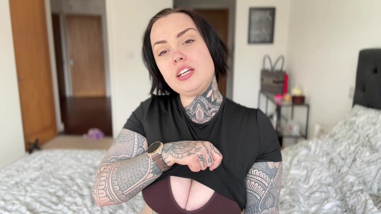 Miss Valentina: Przyrodnia siostra złapała cię ostro JOI