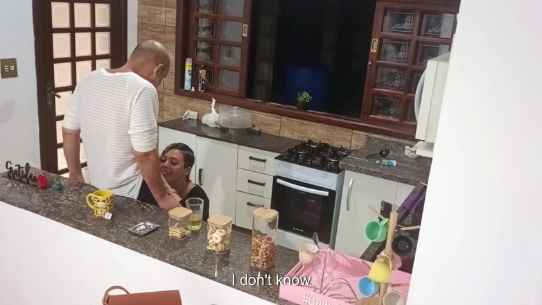 Victor SweetCoupleStories: Анальный секс с неверной женой хотвайф в кладовой бара