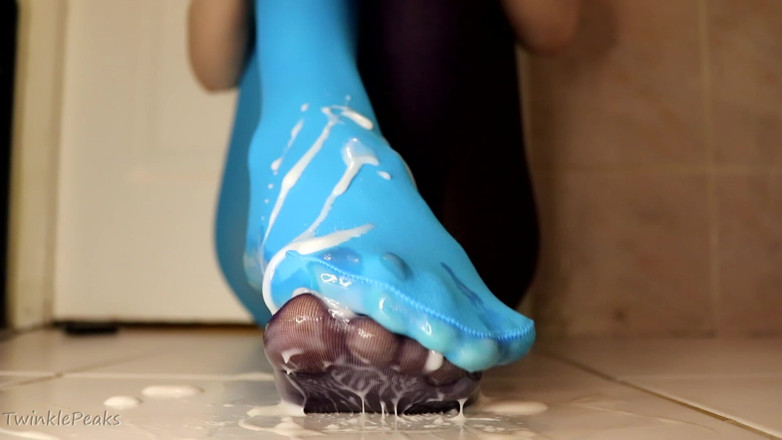 TwinklePeaks: Stoking yang direndam air mani