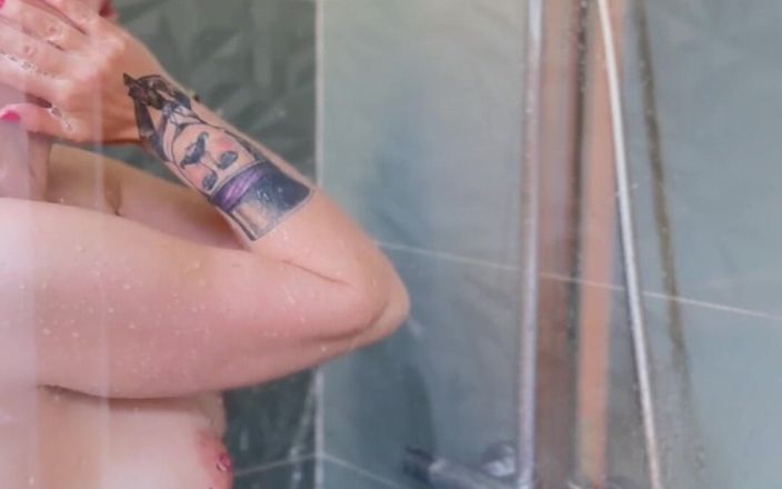 DouceLuxure: Apres M Etre Faite Jouir Je Lave Ma Chatte Poilue