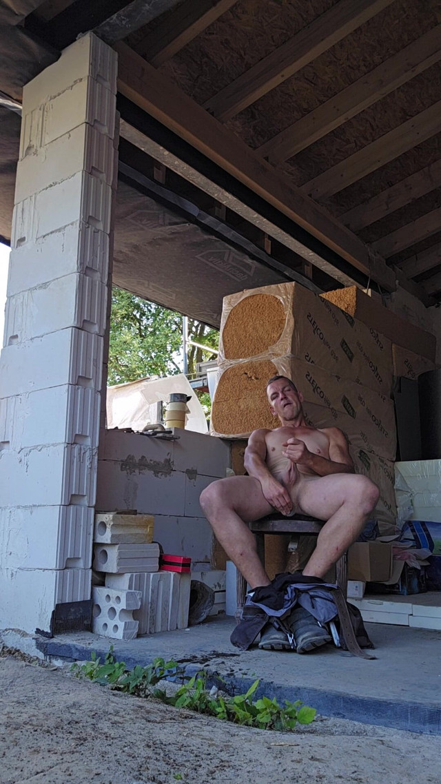 Horny on the Construction Site (Chris DE) Horny on the Construction Site (Chris DE)