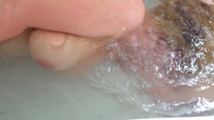 JessieHH: Dunking dans le bain vous exhibe