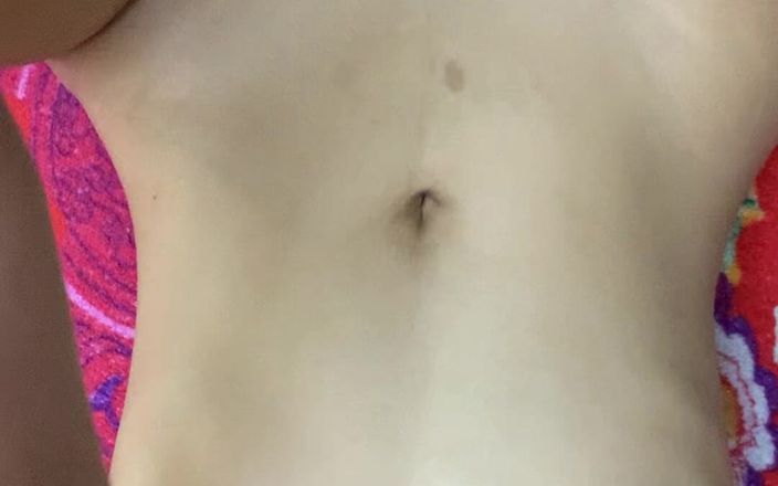 Afterdark affair: Usando um sari sem lingerie, eu me despi lentamente e...