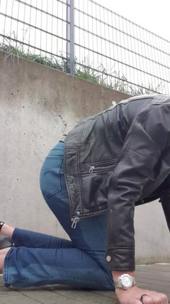 JulieEroticDress: Squirt Into Jeans