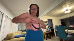 VeeVee Vixen: Vú được dán lưới đen