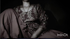 TricolorMusic3: Ano, říkám ti, můžeš ochladit moji touhu třením Obou mých prsou...