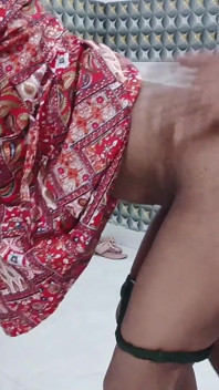 Real pareja india sexo caliente en vestido rojo - mamada, garganta profunda, misionero y perrito con semen en los senos
