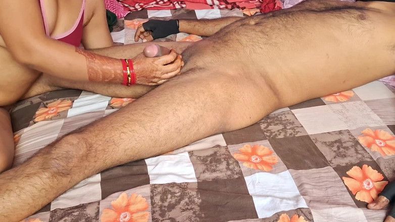 Realsexhub: Юную индийскую девушку в сливочную киску трахнул сводный брат